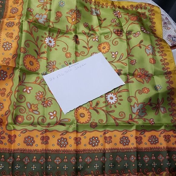 Vintage scarf lot of 11 mixed fabric estate sale find - Picture 12 of 17